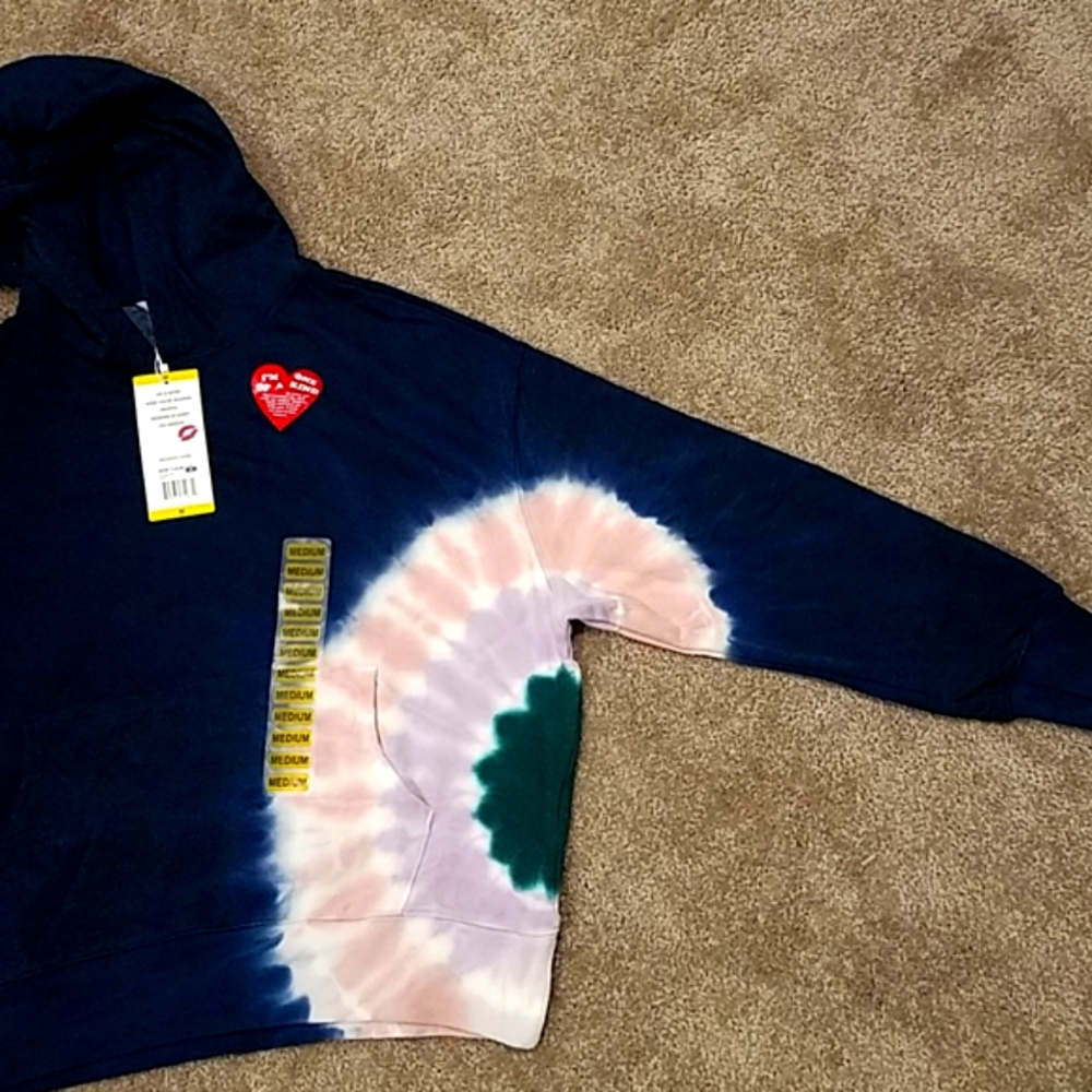 NWT, Wildfox hoodie, Size M - Picture 3 of 6